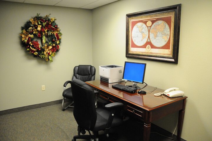 Business Center 26 of 34