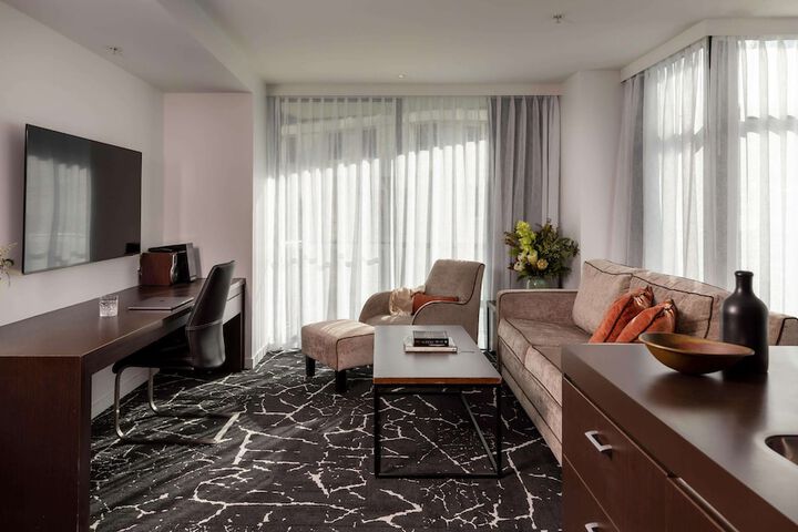 Room 32 of 89