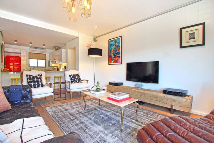 Room 9 of 16