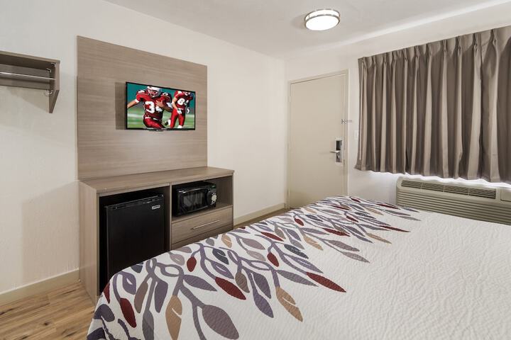 Standard King Bed Accessible (2 of 9)