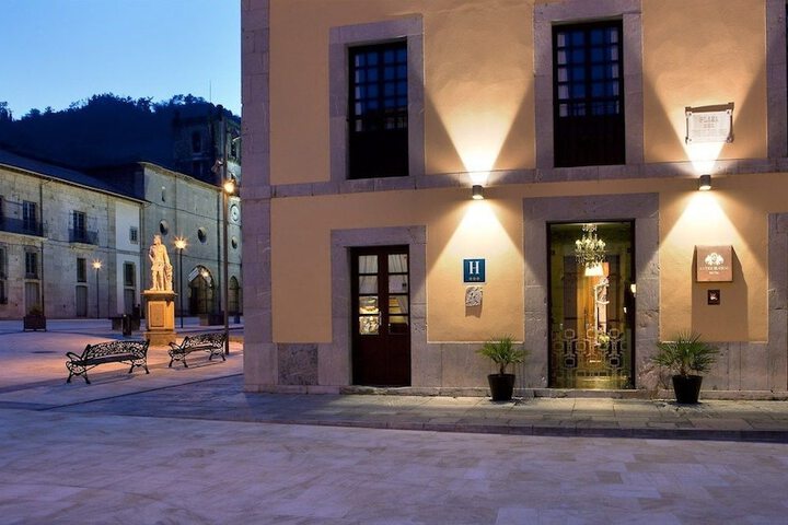 Antiguo Casino Hotel