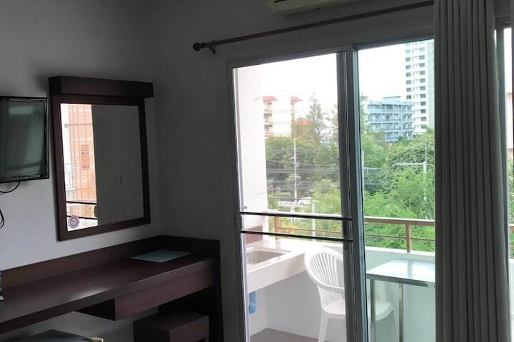 Room 18 of 40