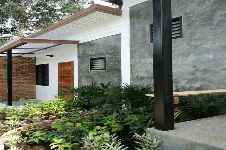 Hotel Exterior 92 of 108