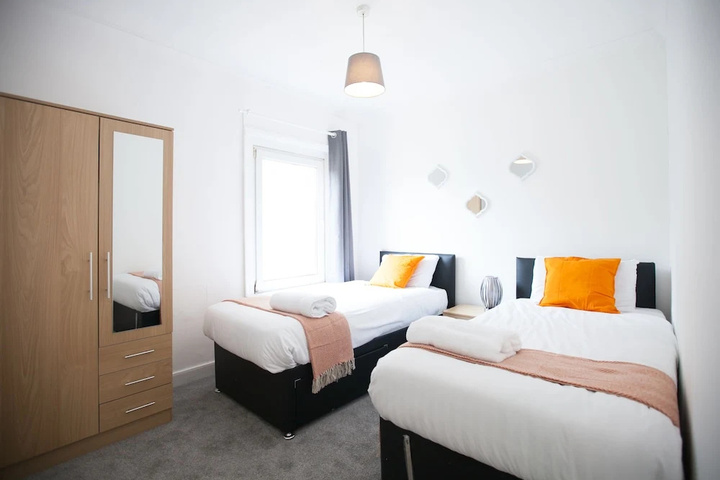 Room 2 of 15