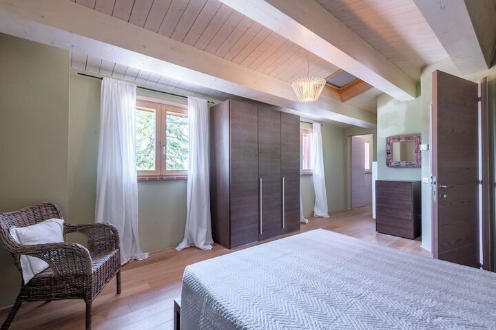 Room 145 of 580