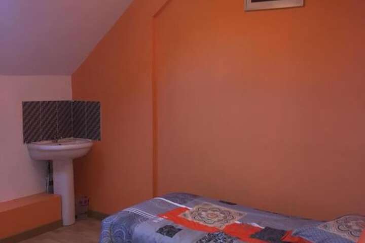 Room 9 of 13