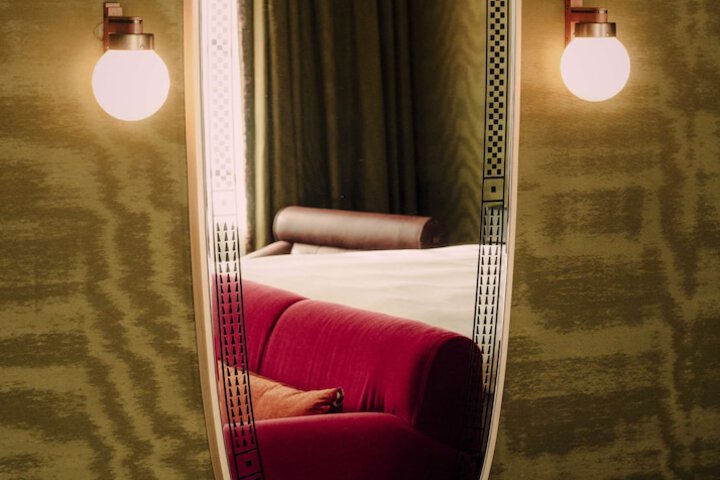 Room 70 of 146