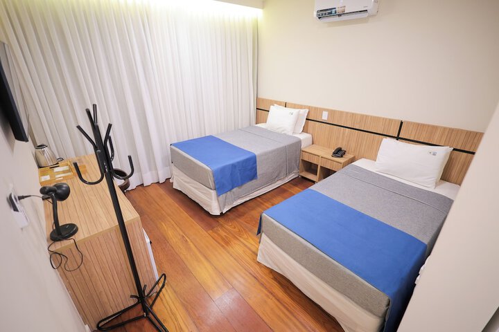 Room 8 of 43