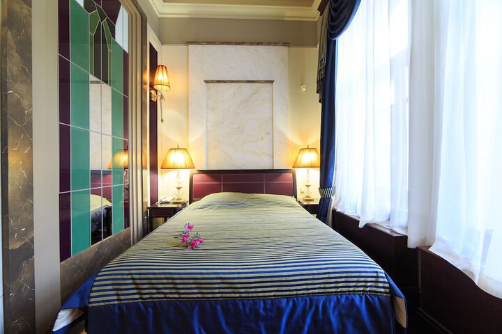Room 46 of 117