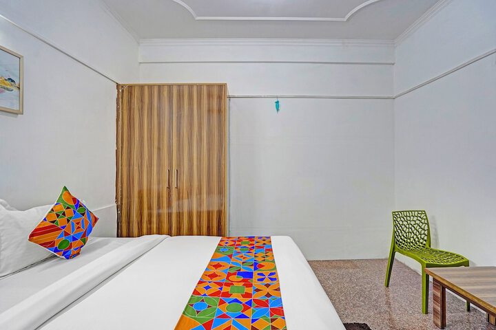 Room 13 of 26
