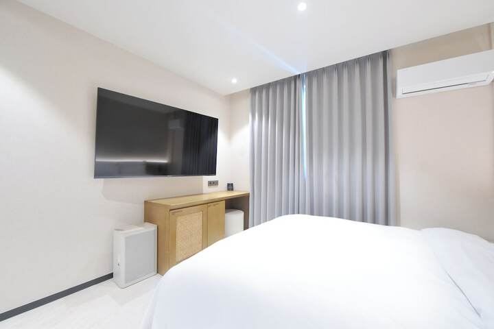Room 21 of 64
