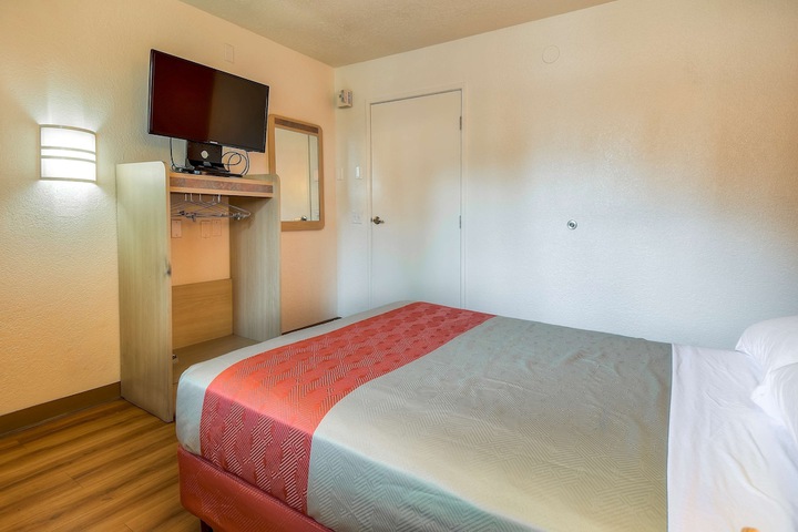Double Bed (12 of 14)