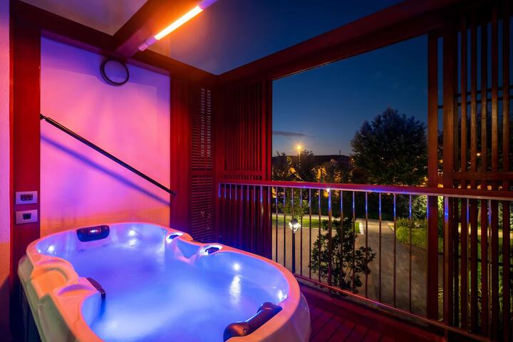 Hot Tub 54 of 116
