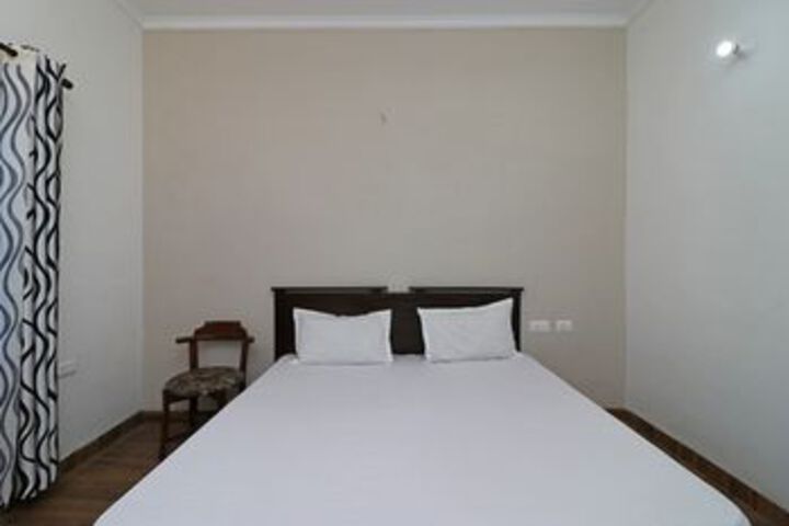 Room 9 of 21