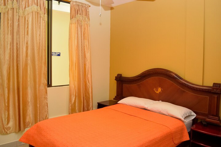 Room 5 of 10