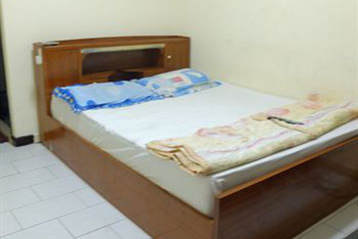 Room 6 of 17