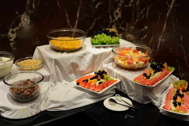 Dining 74 of 92