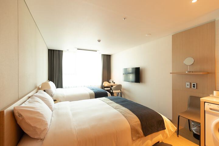 Room 16 of 61
