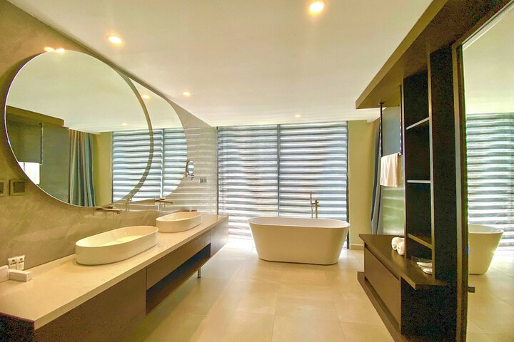 Room 25 of 120