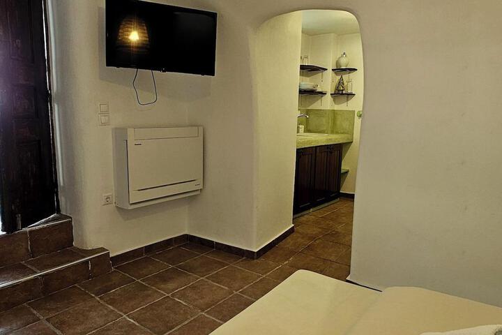 Room 50 of 85