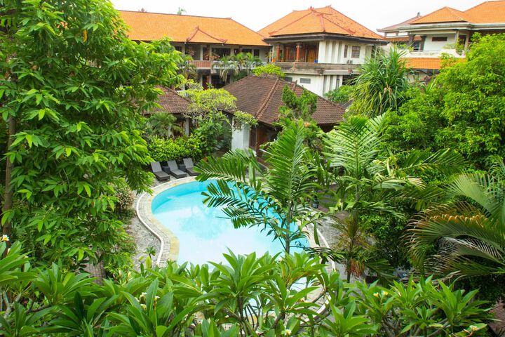Pool Hotel