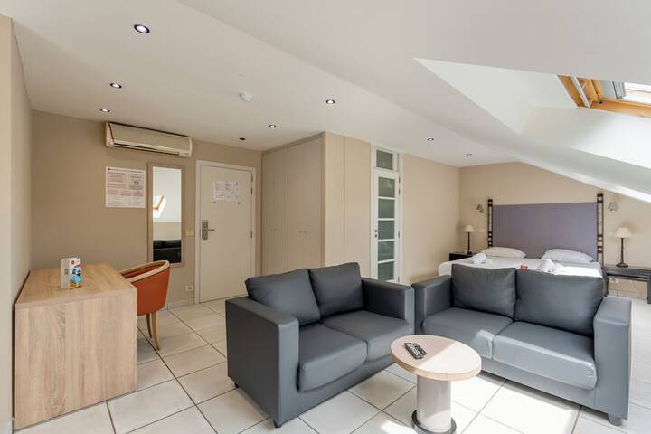 Room 43 of 60