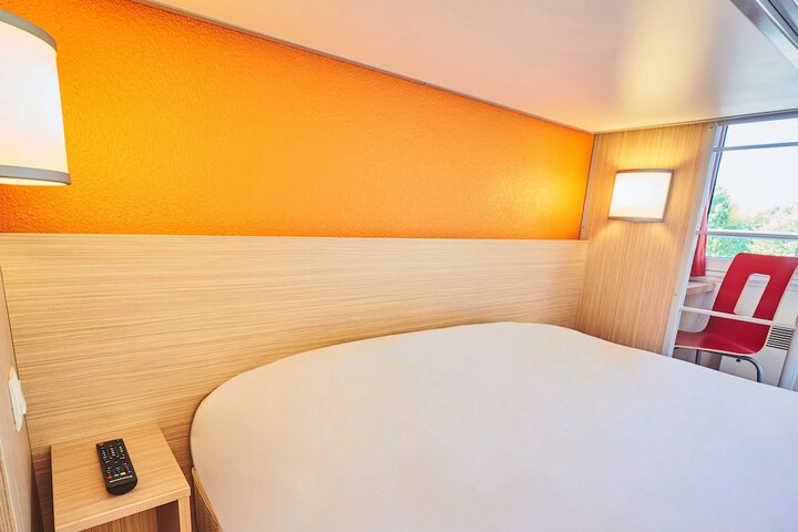 Room 17 of 77