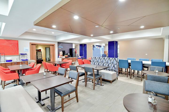 Breakfast/Coffee Service 23 of 43