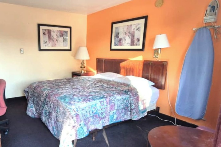 Room 9 of 44