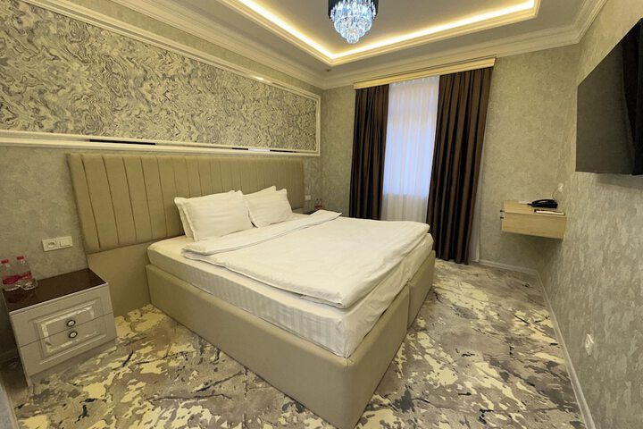Room 4 of 35