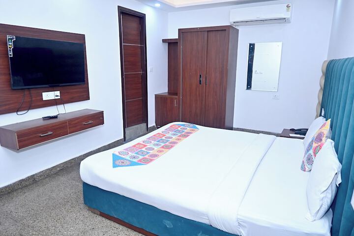 Room 17 of 23