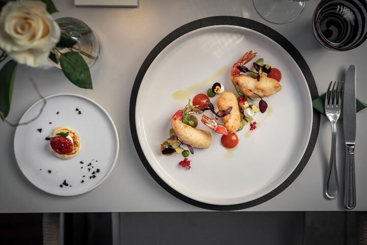 Dining 190 of 289