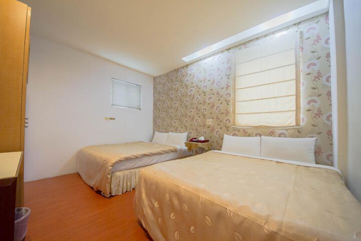 Room 11 of 51