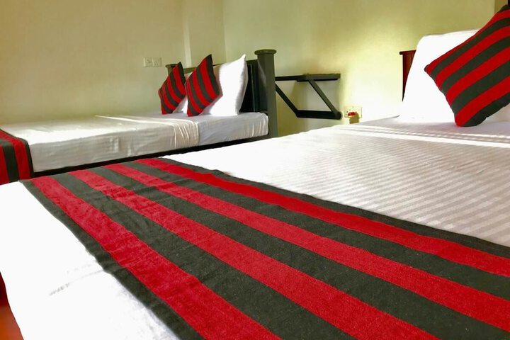 Room 4 of 12