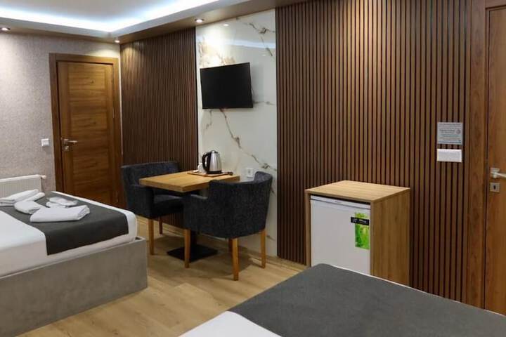 Room 10 of 24