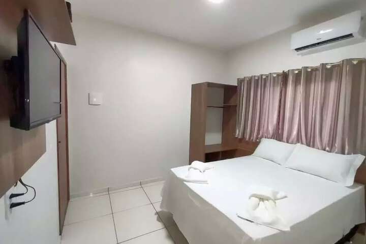Room 5 of 10