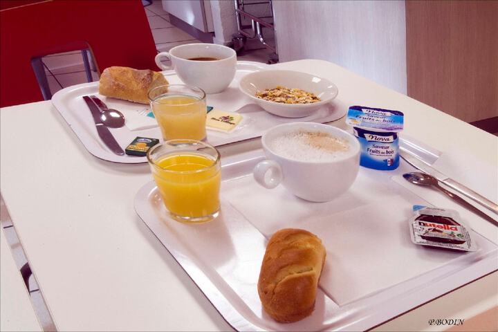 Breakfast/Coffee Service 22 of 32