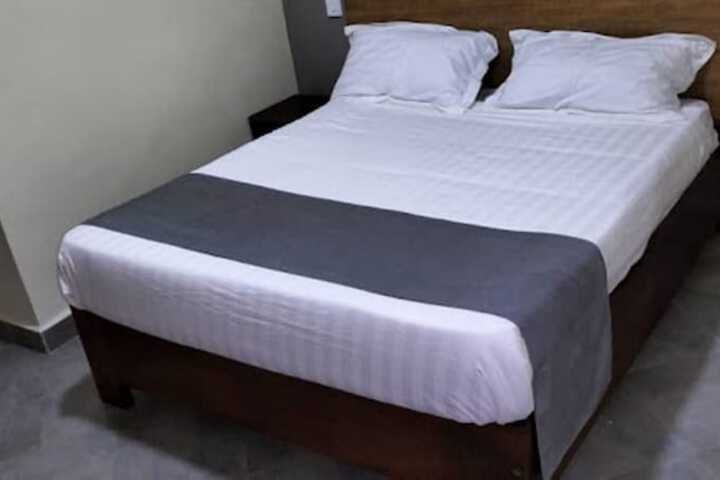 Room 4 of 23