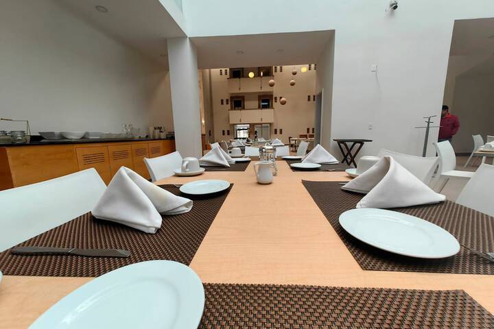 Dining 80 of 166