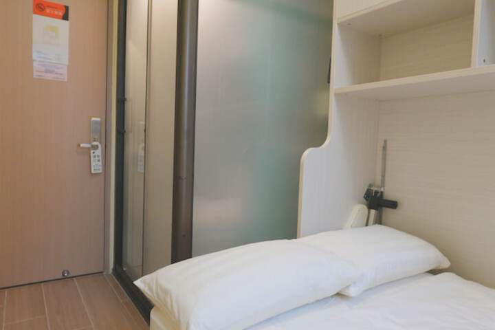 Room 8 of 26