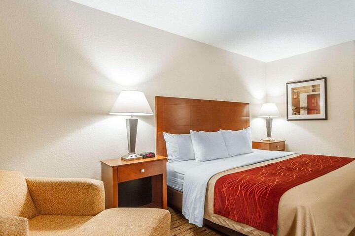 1 King Bed (7 of 14)