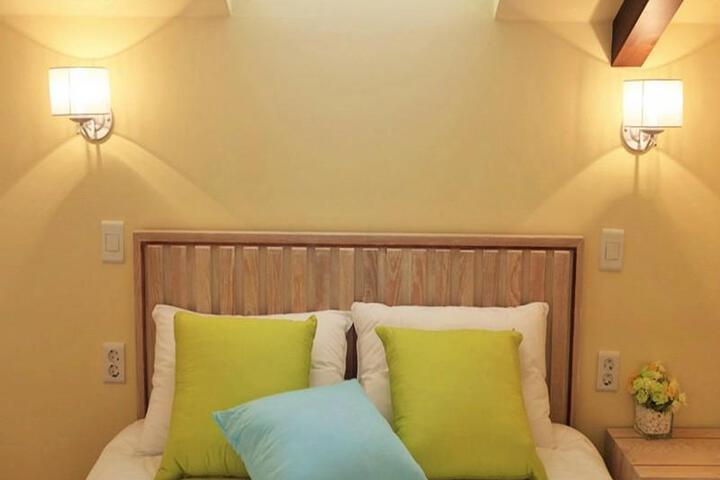 Room 2 of 5