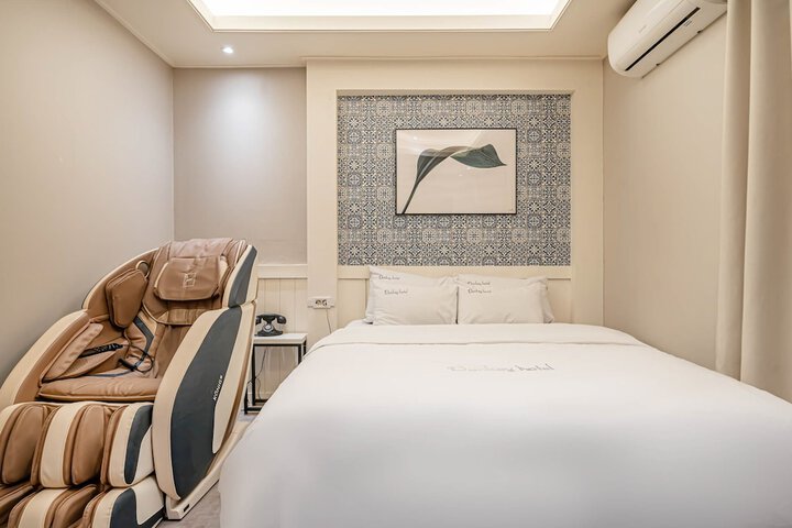 Room 20 of 38