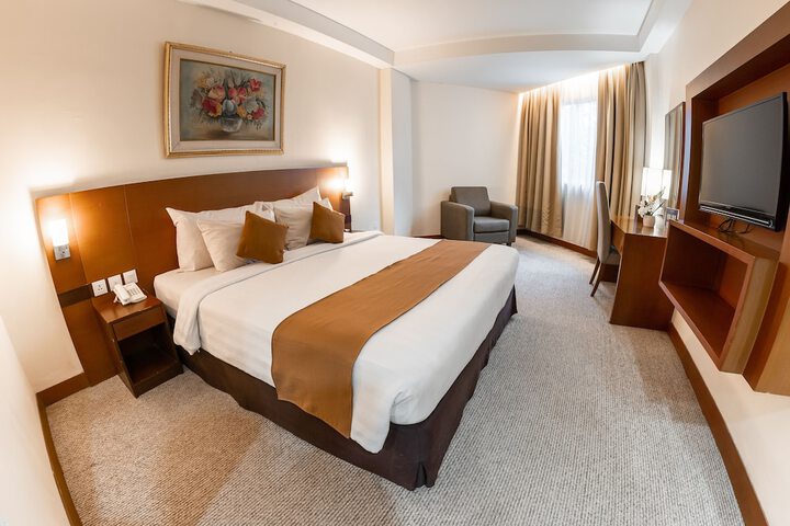 Room 8 of 27