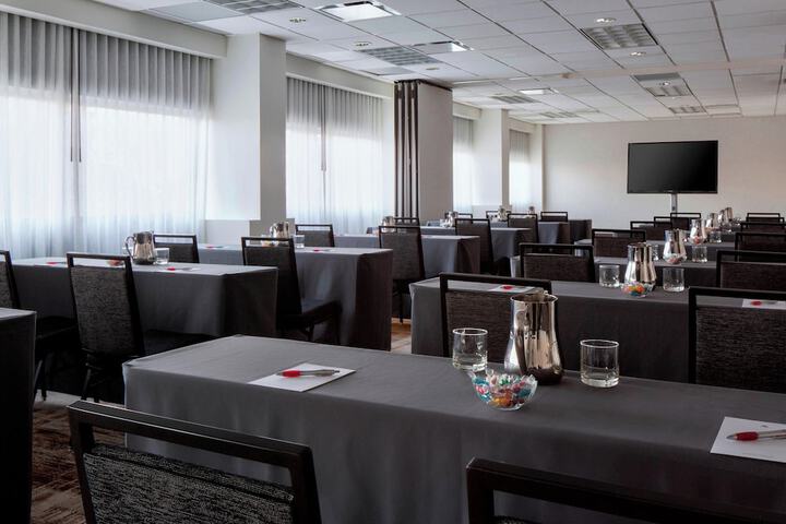 Meeting facility