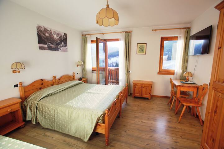 Room 16 of 48