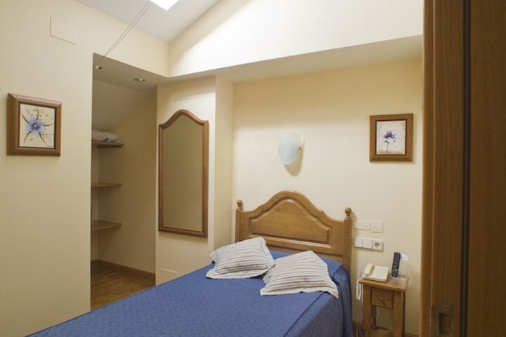Room 5 of 35