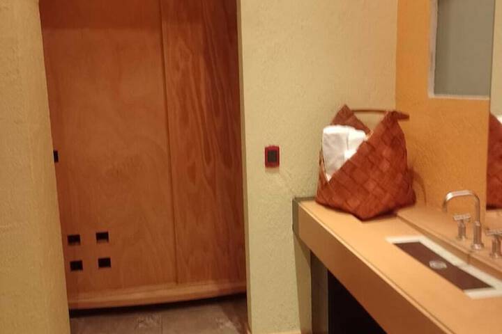 Room 11 of 64