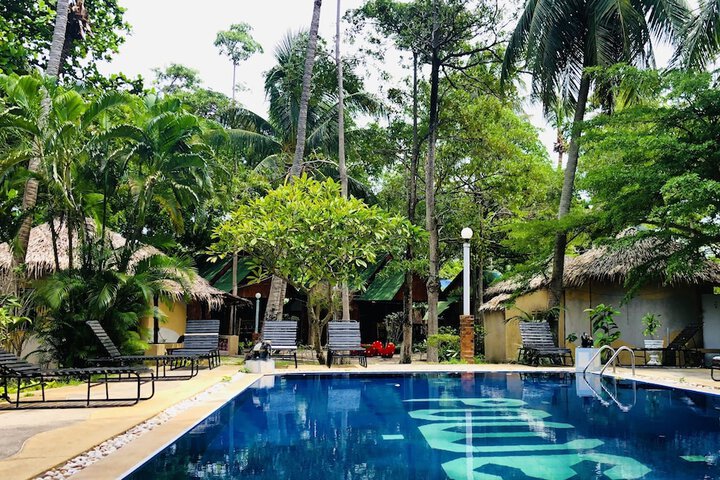 Hotel Pool