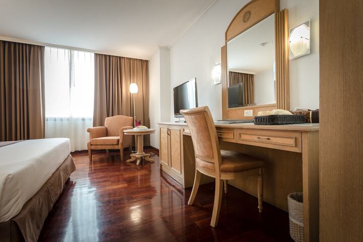 Room 7 of 50